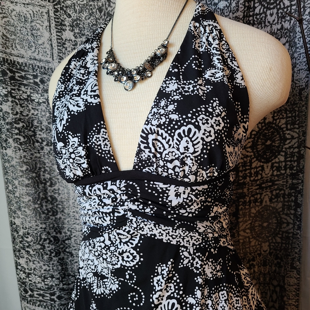 WHBM....GORGEOUS DRESS - Picture 2 of 5
